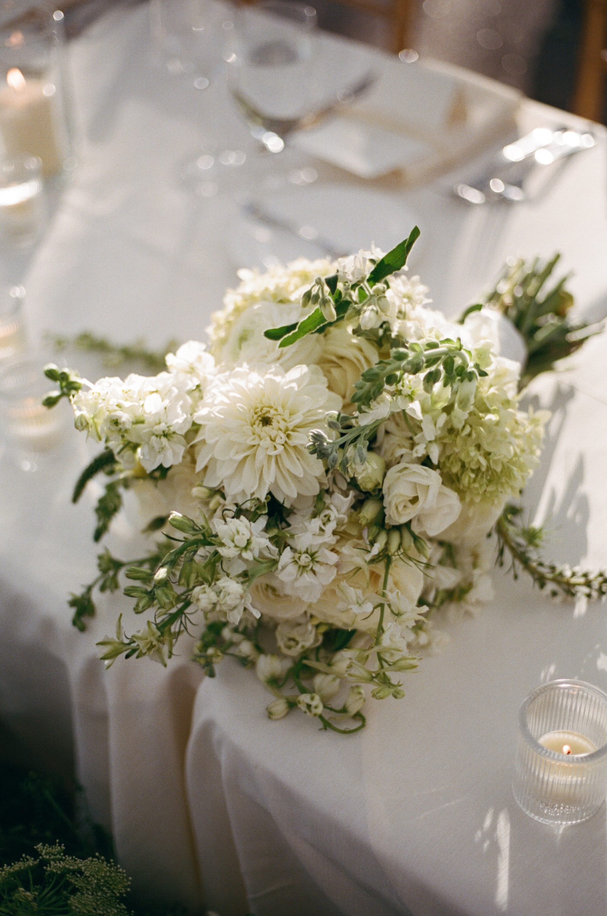 White bouquet details